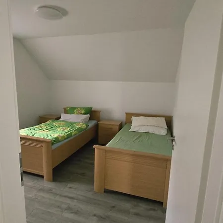 Grosse Und Schoene In Zentraler Lage * Вермельскирхен